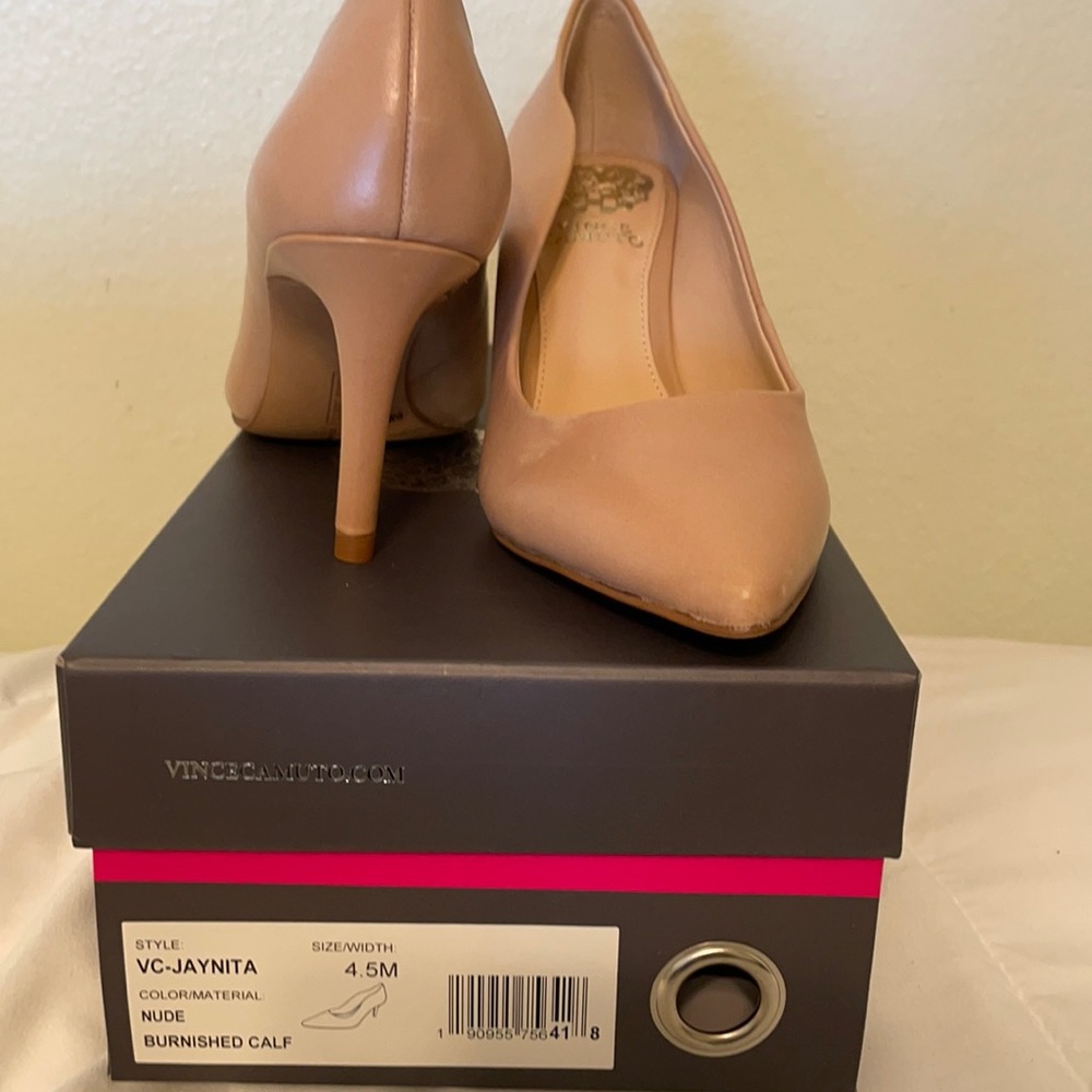 Vince Camuto 2.5" Heels; Size 4.5